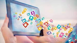 L'era che ci assorbe valore attraverso internet